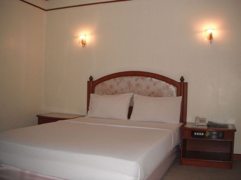 Krabi Royal Hotel Exterior photo